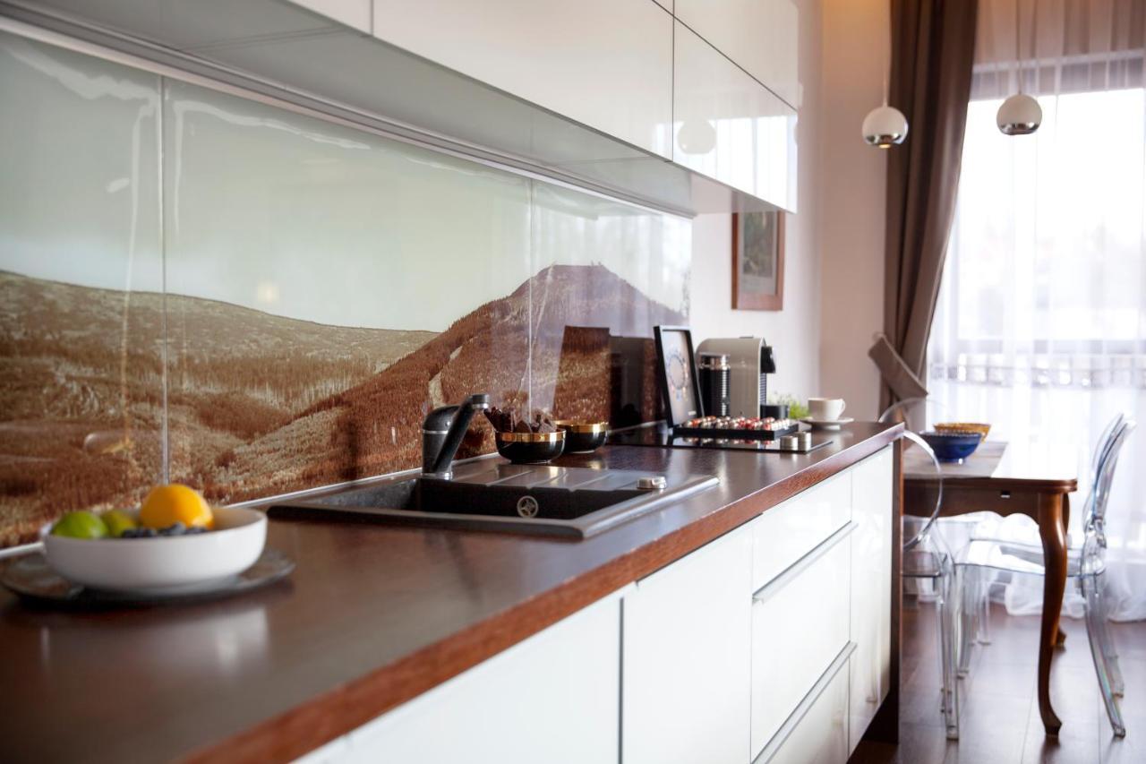 Apartament Panorama Gor - Centrum Miasta Z Widokiem Na Szrenice ชกลาร์สกา ปอเรมบา ภายนอก รูปภาพ