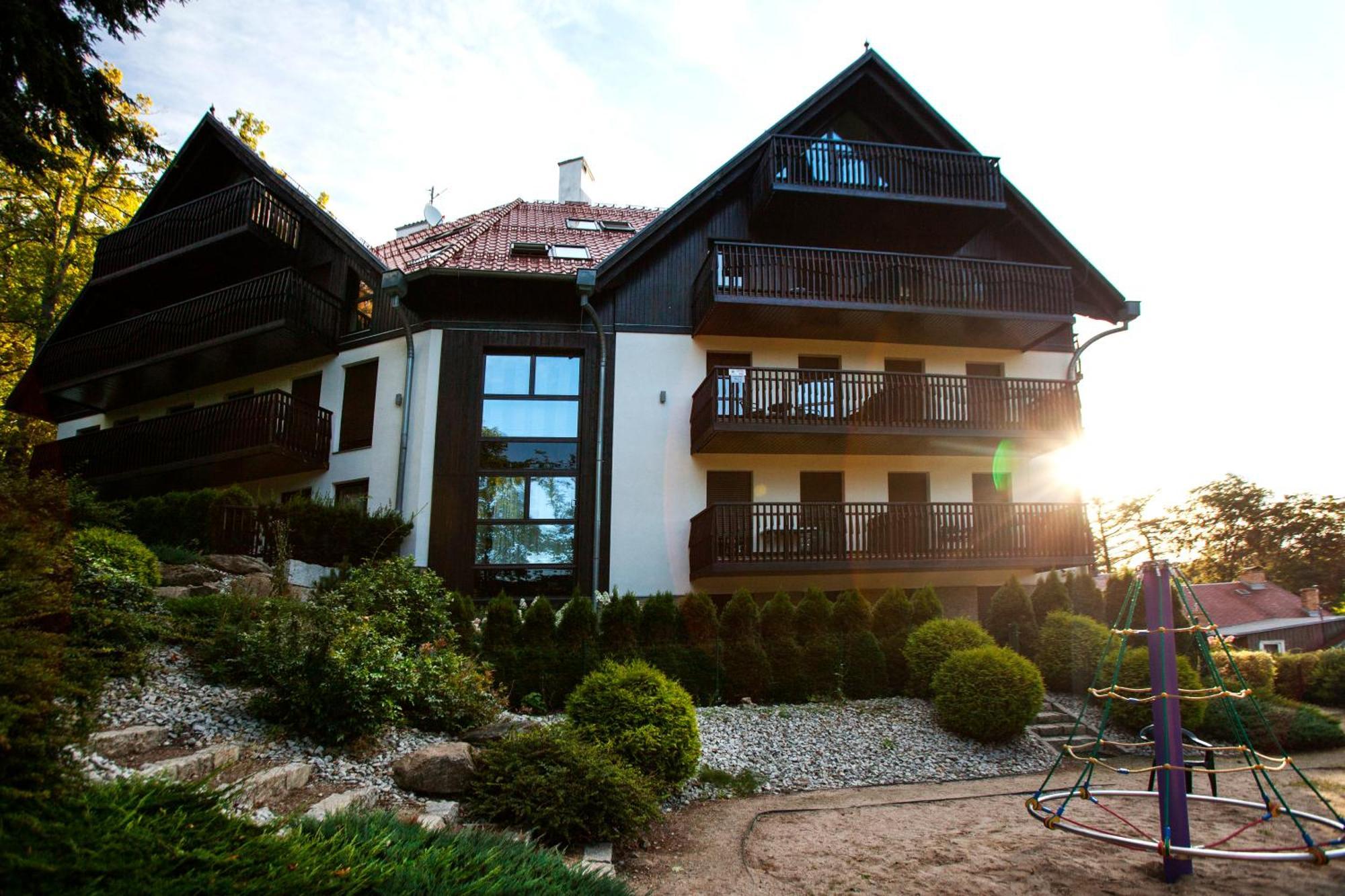 Apartament Panorama Gor - Centrum Miasta Z Widokiem Na Szrenice ชกลาร์สกา ปอเรมบา ภายนอก รูปภาพ